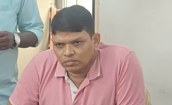Mangalore: ಲಂಚಕ್ಕೆ ಬೇಡಿಕೆಯಿಟ್ಟ ಹೆಡ್ಕಾನ್ಸ್ಟೇಬಲ್ ಲೋಕಾಯುಕ್ತ ಬಲೆಗೆ Mangalore: ಲಂಚಕ್ಕೆ ಬೇಡಿಕೆಯಿಟ್ಟ ಹೆಡ್ಕಾನ್ಸ್ಟೇಬಲ್ ಲೋಕಾಯುಕ್ತ ಬಲೆಗೆ