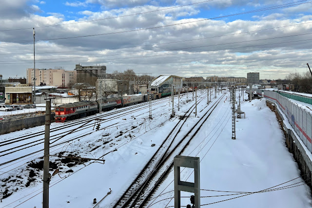 Шереметьевская улица, вид с Шереметьевского путепровода, строящаяся железнодорожная станция Марьина Роща