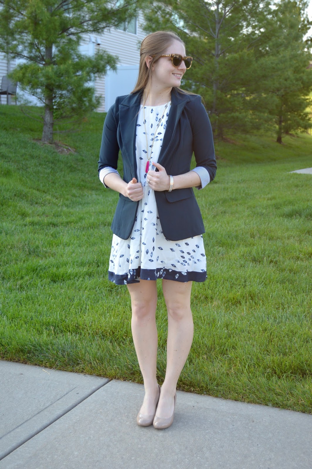 can you wear a romper to work | how to wear a romper to work | summer work outfit ideas | cute outfit ideas for work during the summer | summer outfit ideas | how to style a navy blazer | navy blazer outfit ideas