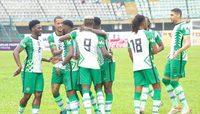 Nigeria Super Eagles players celebrate Iheanacho's goal vs Liberia