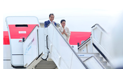 Presiden Jokowi dan Ibu Iriana Pamit Pulang ke Tanah Air 