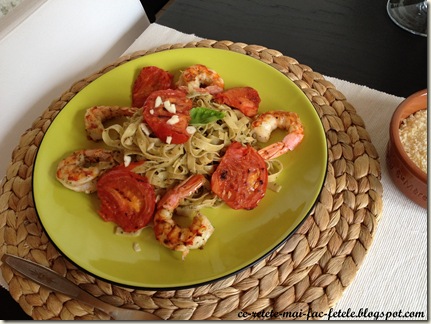 Tagliatelle cu creveţi si rosii la gratar