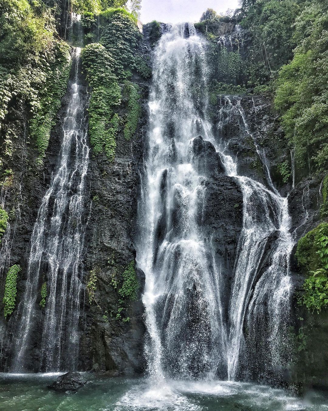 Air terjun Kembar Banyumala berlokasi di desa Wanagiri, Sukasada, Kabupaten Buleleng. Lokasi air terjun Banyumala tepat berada di sebelah danau kembar Buyan