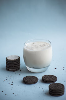 Clear drinking glass with milk and cookies photo by Suveer Bhat on Unsplash - https://unsplash.com/photos/clear-drinking-glass-with-milk-and-cookies-ifQsu0zh2Pw