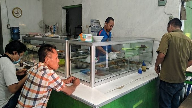 DESAIN WARUNG MAKAN KECIL SEDERHANA