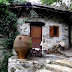 Tο ελληνικό χωριουδάκι χωρίς ρεύμα που είναι μέσα στα 50 καλύτερα μέρη παγκοσμίως