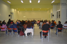 Γενική Συνέλευση των γονέων του 17ου Δημοτικού σχολείου Κατερίνης πριν από λίγο με θέμα την φοίτηση προσφυγόπουλων στο σχολείο τους.