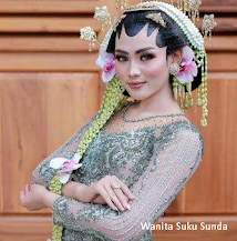 Wanita Suku Sunda