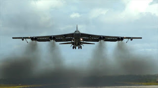 Dos bombarderos B-52 de EEUU sobrevuelan mar de China Meridional