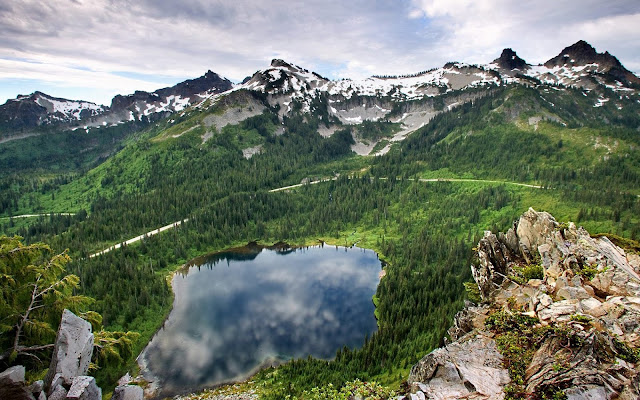 tatoosh range mount, lake louise