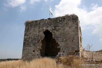 Israel Travel Guide:Remnants of Khan Qira wa Qamun (Yokneam), Pictures