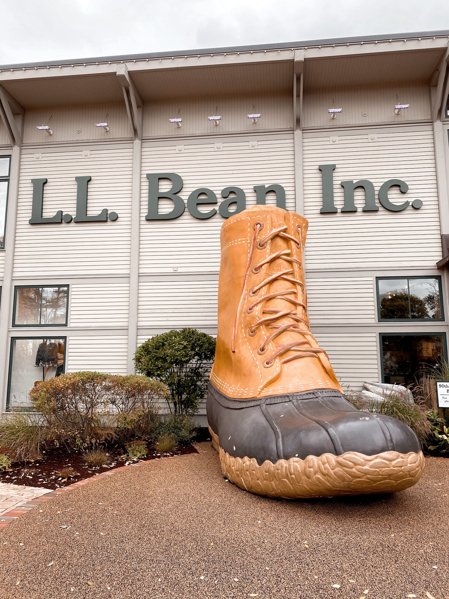 Giant Bean Boot at the Flagship Store in Freeport, Maine | biblio-style.com