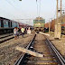 रेल पटरी पर स्लीपर रख प्रवासी श्रमिकों ने किया हंगामा