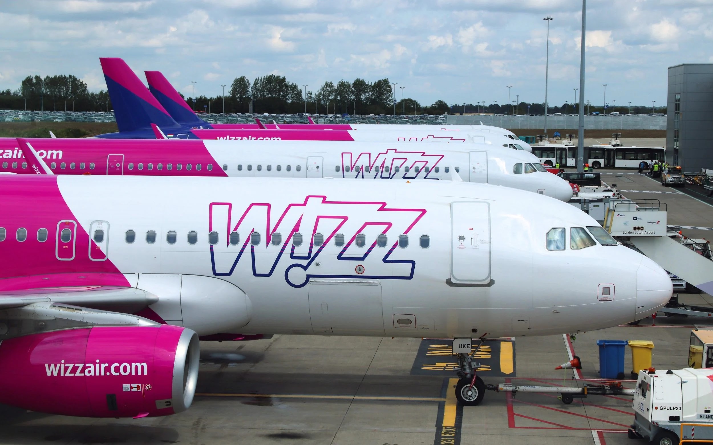 Wizz air авиакомпания сайт. Самолет Wizz Air Boeing 737. Wizz Air Bulgaria. Air Samarkand авиакомпания. 2 В мире авиакомпания.