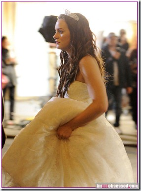 FP_8165124_MeesterLeighton_WeddingGown_AAR_111411