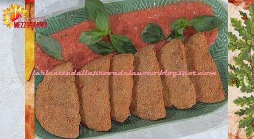 Panzerotti di melanzane fritte e salsa piccante ricetta Antonella Ricci