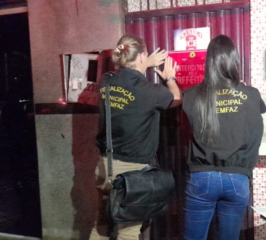 OPERAÇÃO ORDO: Polícia Militar e órgãos fiscalizadores fecham bares, apreendem drogas e prendem traficantes