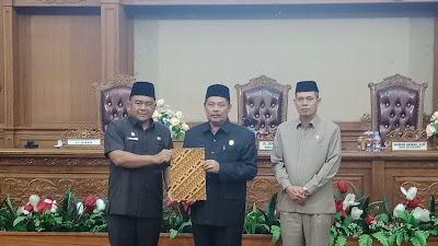 DPRD Kabupaten Muaro Jambi Menggelar Rapat Paripurna Mendengarkan Jawaban Bupati Terhadap Pandangan Umum Fraksi-fraksi Dewan Tentang 2 Ranperda