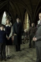 watch Dark Shadows Movie Trailer