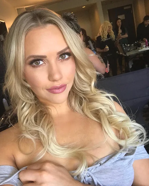 Mia Malkova Sexy Photos