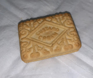 Rhubarb & Custard Creams (Tesco)