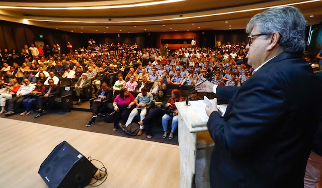 João Azevêdo participa de abertura do Maio Amarelo e destaca importância da conscientização para segurança no trânsito