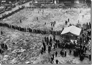 bread-line-in-depression-new-york
