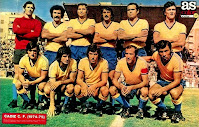 CÁDIZ C. F. - Cádiz, España - Temporada 1974-75 - Bonilla, Cenitagoya, Díaz, Fuertes, Marín y Herrero; Lloret, Carvallo, Farías, Eloy y Baena - RAYO VALLECANO 2 (Aguilar y Bordóns) CÁDIZ C. F. 0 - 20/10/1974 - Liga de 2ª División, jornada 7 - Madrid, estadio de Vallehermoso - El Cádiz fue 5º en 2ª División, con Sabino Barinaga de entrenador