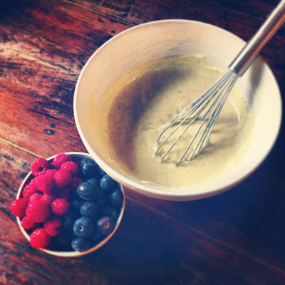 crema pastelera y frutos del bosque