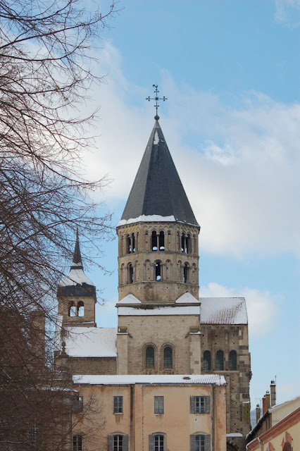 Torre de Cluny, a única remanescente da depredação revolucionária.