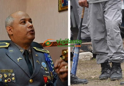 Jefe de la policía detesta ver al comandante de Polo con un bate de beisbol en las manos