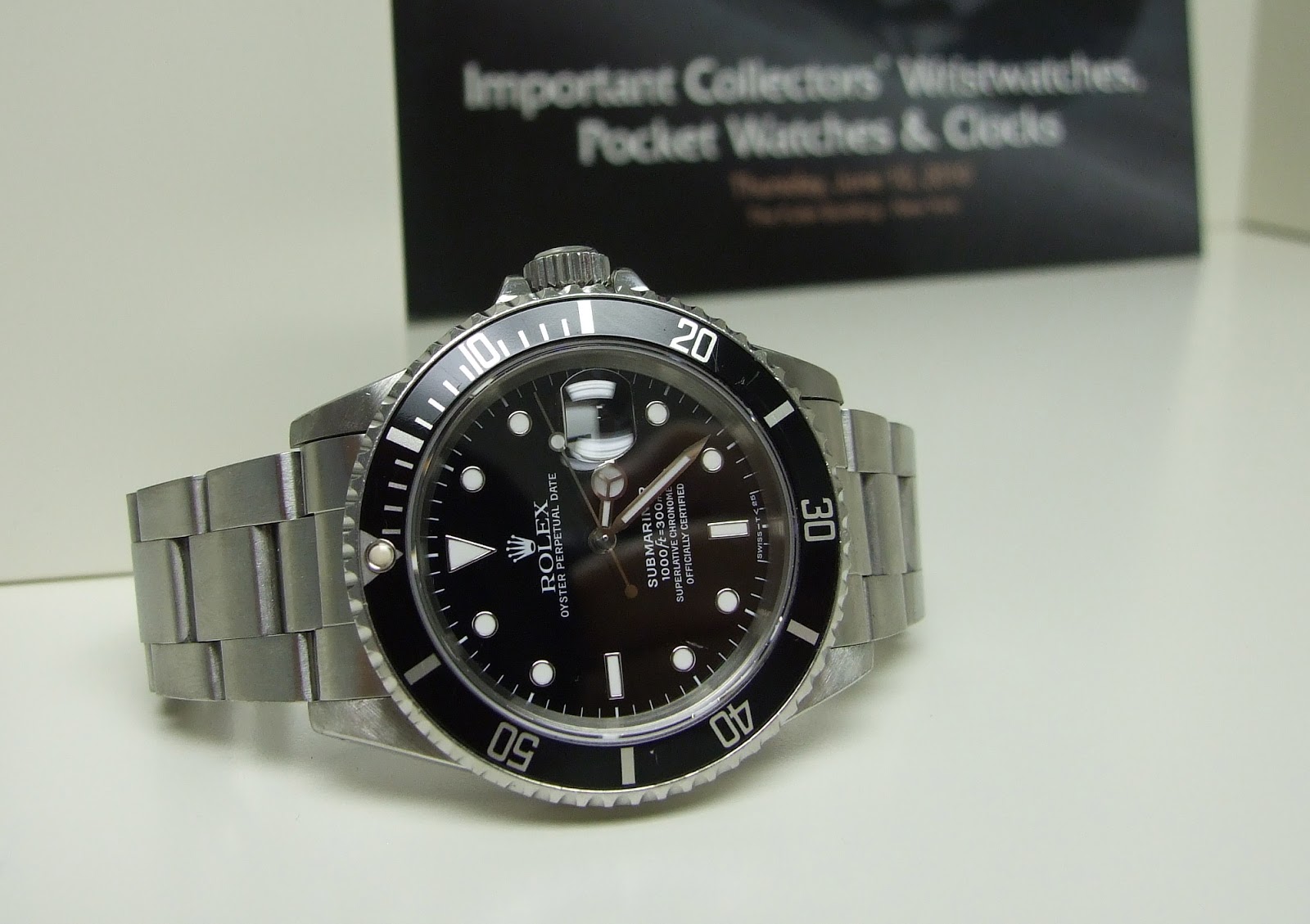 This is a very nice clean stainless steel Rolex Submariner 1991 Model