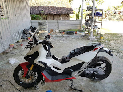 Modifikasi Motor metik seperti Nmax dan Xmax dengan bentuk Honda X adv