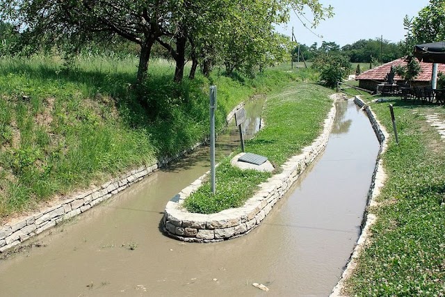 Η διακλάδωση του ποταμού Nerodimka