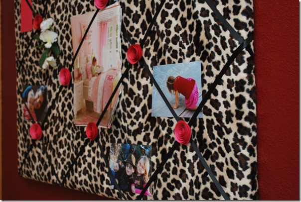 Bulletin board and stripe skirt 006