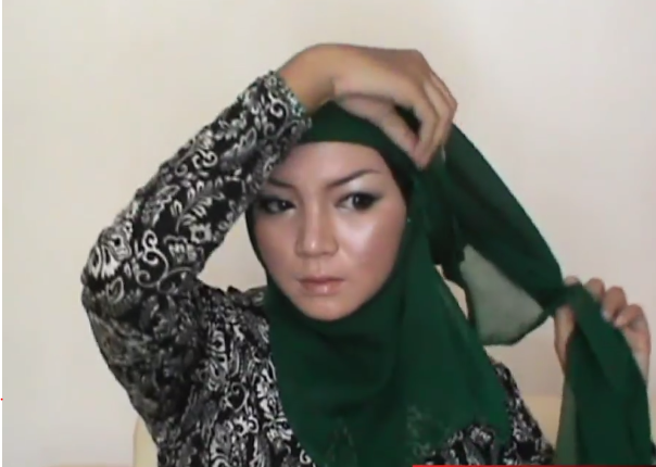 Tutorial Hijab Paris Segi Empat Modern dan Simple