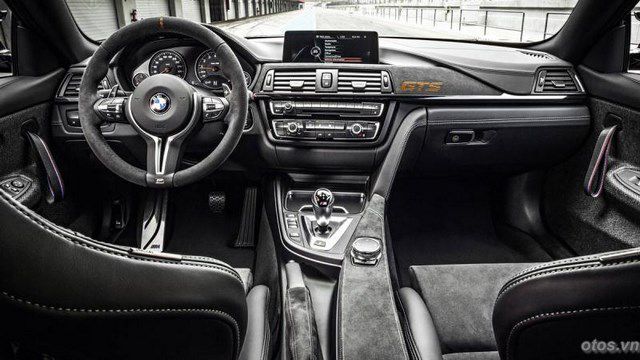 Xe BMW M4 GTS 2016 ra mắt giá 134.200 USD
