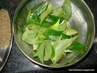 Oatskarampodi ( after delivery- diet for woman) /  Spicy Oats powder goes well with Rice,Roti,Bread and any Breakfast...