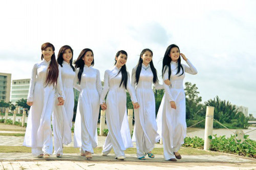 ao-dai very-beautiful-girl-in-ao-dai very-pretty-girl-in-ao-dai very-beautiful-woamn-ao-dai girl-xinh-mac-ao-dai ao-dai-viet-nam