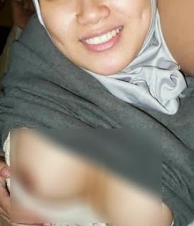 Foto Cewek canti Berjilbab Bugil Pamer Toket