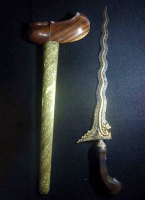 Keris Pusaka nagasasra - keris tanah jawa