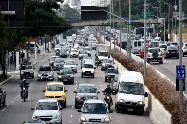 Justiça nega pedido de motorista para mudar placa de carro com as letras ‘GAY’