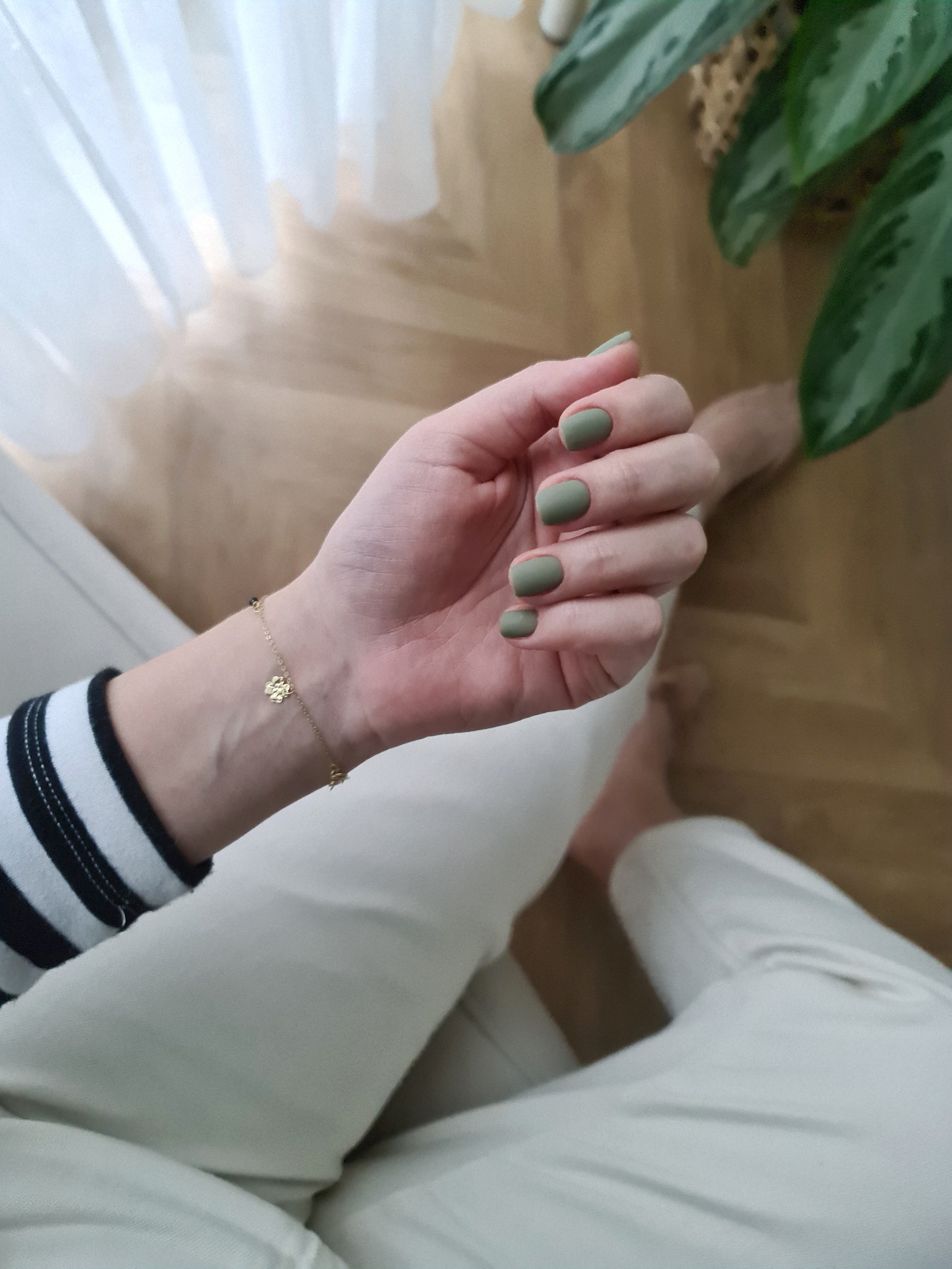 Matowy manicure. Paznokcie na wiosnę. Wiosenny manicure