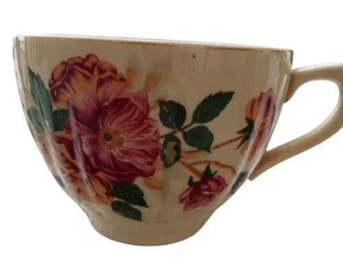 An exquisite antique tea cup from KARAIKUDI's antique lanes