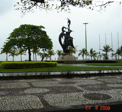 Monumento do Descobrimento - na praia do José Menino - Foto de Emilio Pechini em 23/08/2008