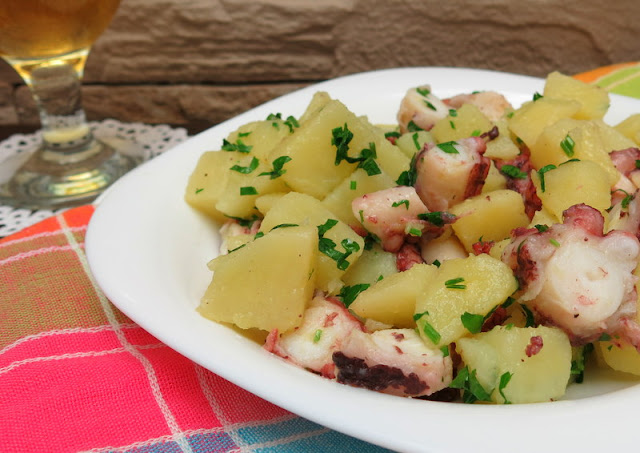 ENSALADA DE PAPAS CON PULPO