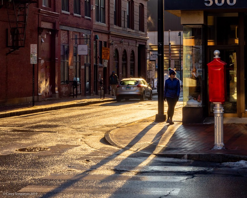 Portland, Maine USA December 2019 photo by Corey Templeton. Morning light at Congress and Brown Streets.