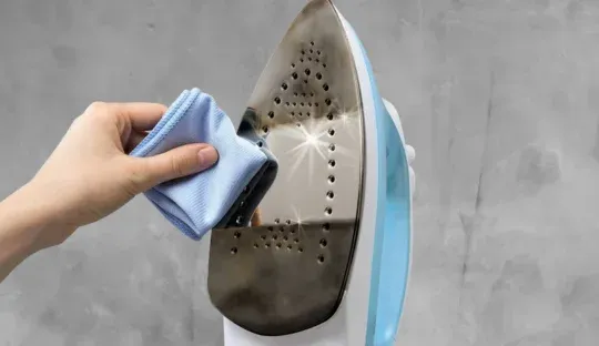 Dirty Steam Iron Sole? Follow These Simple Tips for the Perfect Clean!