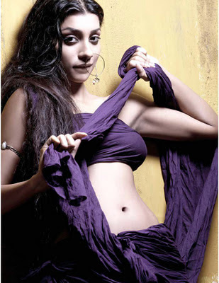 Deepal-Shaw-Hot-Bollywood-Actress