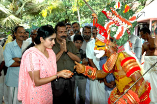 Malayalam Actress Kavya Madhavan Talks about her Village